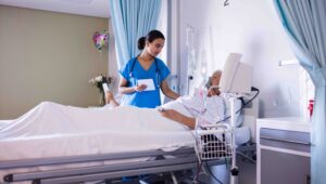 pacu nurse duties roles responsibilities caring for patient